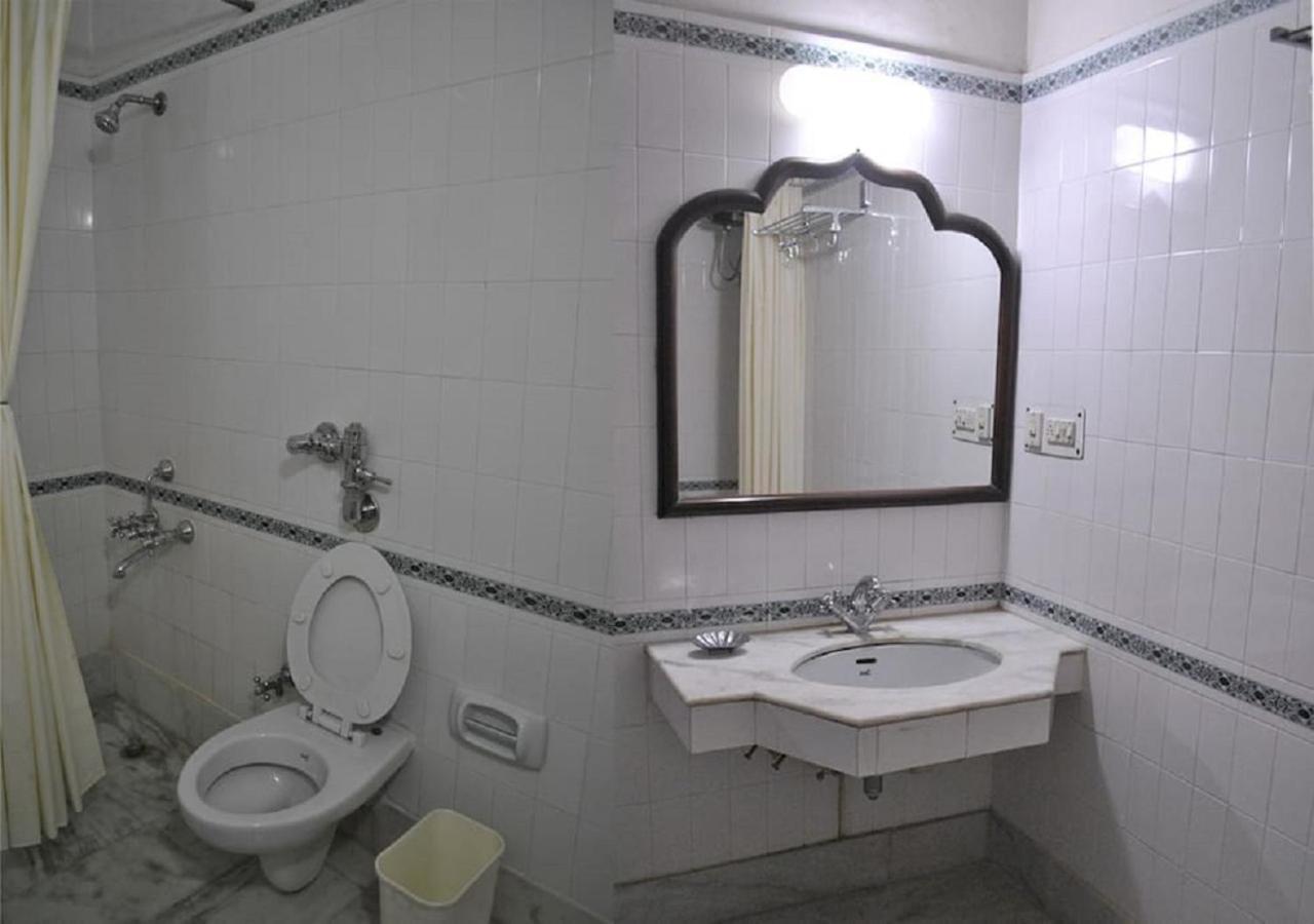 Hotel Marble Palace Кхаджурахо Экстерьер фото